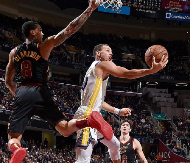 的队员们并 的队员们并